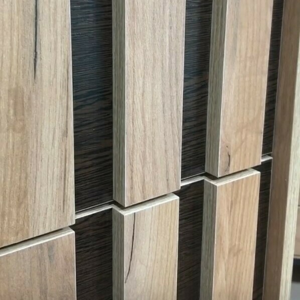 Модульная спальня Бриона Дуб золотой/Венге (внешний вид вживую в интерьере) Спальня Бриона Дуб золотой/Венге