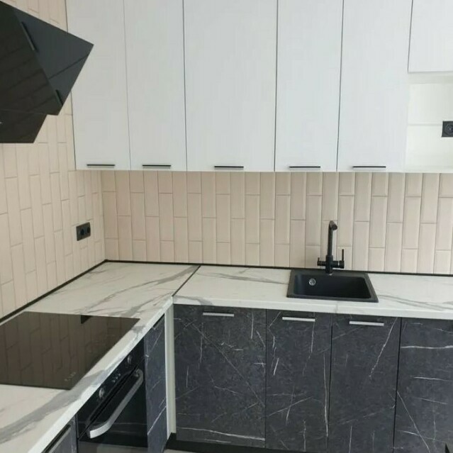 Кухня Novi (Нови) МФД  Чёрный мрамор /Техно Белый глянец (кухня под мрамор)