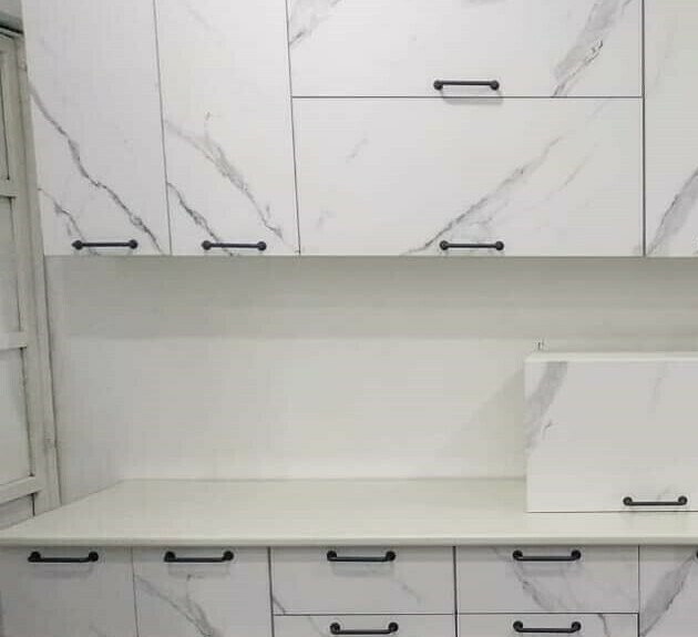 Модульная кухня Novi (Нови) МДФ прямая: фасады Мрамор белый, столешница Антарес Модульная кухня Novi (Нови) МДФ прямая: фасады Мрамор белый, столешница Антарес